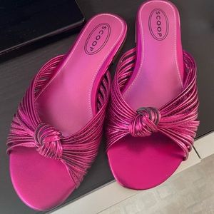 Scoop size 7 hot pink slide sandals